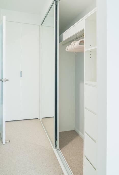 Lux Lakeside - Apartment Gold Coast