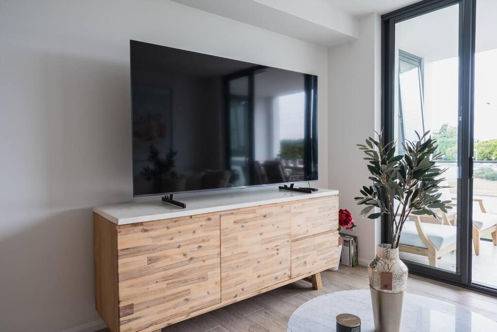 Lux Lakeside - Apartment Gold Coast